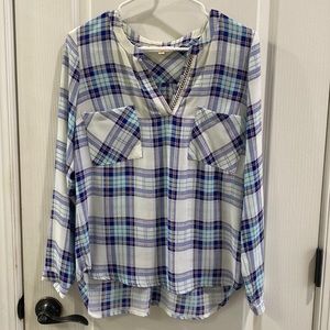 Hiltin split neck top